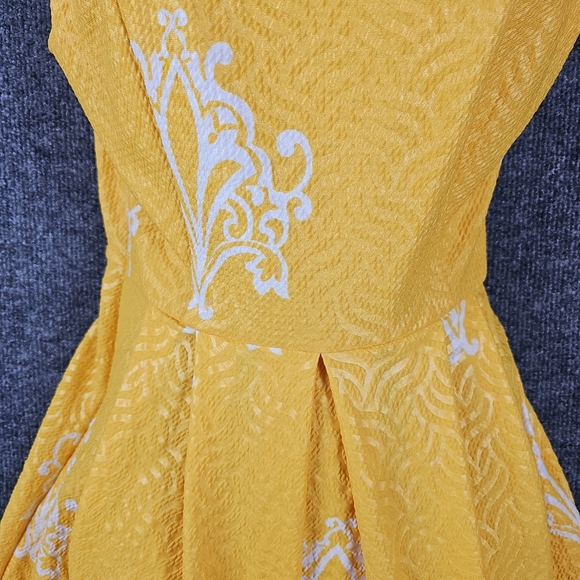 New York & Company Delightful Daisy Damask Jaquard Fit &Flare Women's Dress - Picture 2 of 8